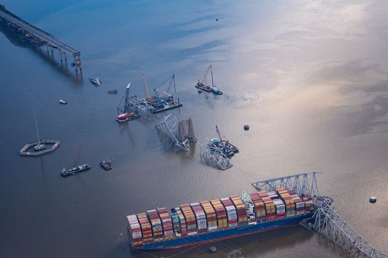 &copy; Reuters. View of the Dali cargo vessel which crashed into the Francis Scott Key Bridge causing it to collapse in Baltimore, Maryland, U.S., April 4, 2024. REUTERS/Nathan Howard/File Photo