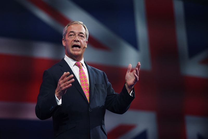 &copy; Reuters. Reform UK party leader Nigel Farage speaks during Britain's Reform UK party's national conference in Birmingham, Britain, September 20, 2024. REUTERS/Hollie Adams/File Photo