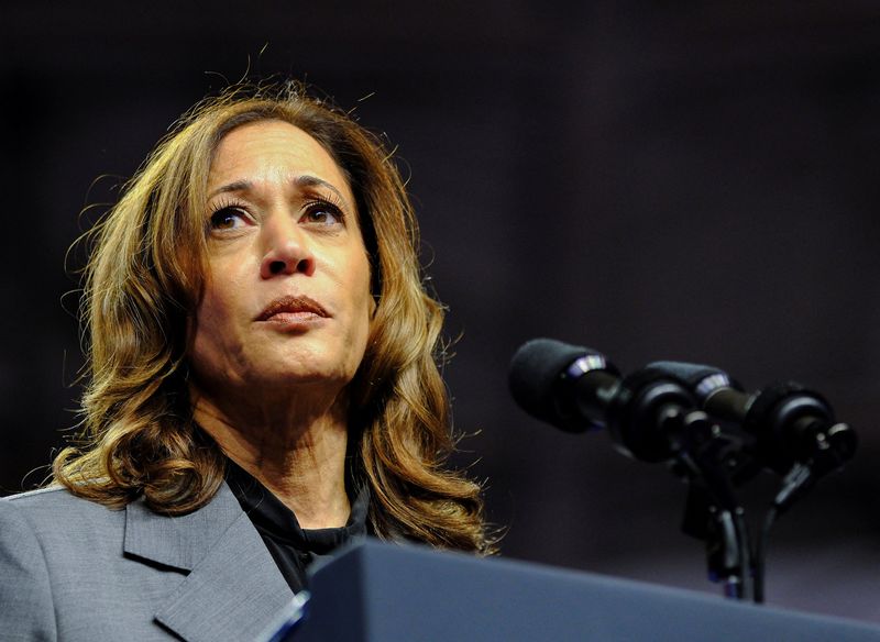 © Reuters. Democratic presidential nominee and U.S. Vice President Kamala Harris speaks during a campaign event in Madison, Wisconsin, U.S., September 20, 2024.  REUTERS/Jim Vondruska