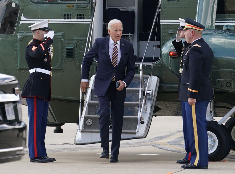 © Reuters. U.S. President Joe Biden arrives to attend the Quad Leaders Summit in nearby Wilmington with leaders from Australia, India and Japan, in New Castle, Delaware, U.S., September 20, 2024. REUTERS/Kevin Lamarque