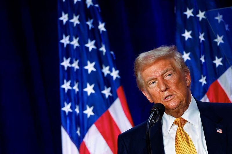 © Reuters. Republican presidential nominee and former U.S. President Donald Trump speaks during a 