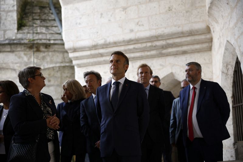 &copy; Reuters. FILE PHOTO: French President Emmanuel Macron visits the Chartres Cathedral as part as the European Heritage Days in Chartes, France, 20 September 2024. Yoan Valat/Pool via REUTERS/File Photo