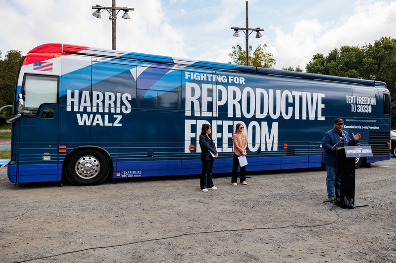 &copy; Reuters. Owner of radio station 'La Mega' Victor Martinez speaks during an event with Ana Navarro and Hadley Duvall held by the Harris-Walz campaign's national "Fighting for Reproductive Freedom" bus tour at Fountain Park in Allentown, Pennsylvania, U.S., Septembe