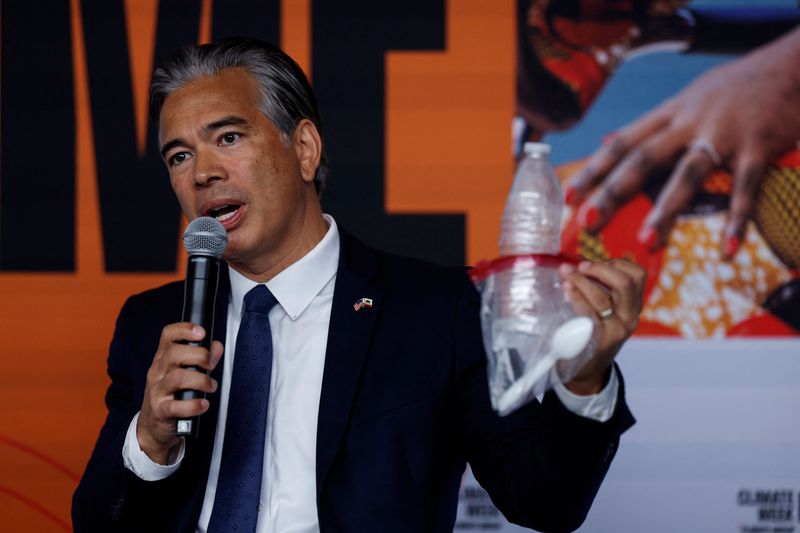 © Reuters. California Attorney General Rob Bonta announces a lawsuit against oil giant Exxon Mobil over its alleged role in global plastic waste pollution, during a press conference event at Climate Week in New York City, U.S., September 23, 2024. REUTERS/Shannon Stapleton