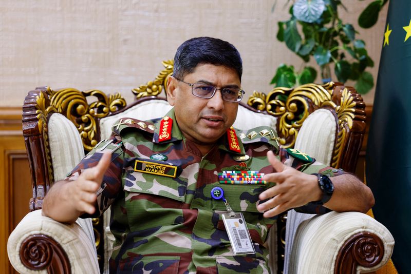 © Reuters. Bangladesh's Chief of Army Staff General Waker-uz-Zaman gestures during an interview with Reuters at his office in the Bangladesh Army Headquarters, in Dhaka, Bangladesh, September 23, 2024. REUTERS/Mohammad Ponir Hossain