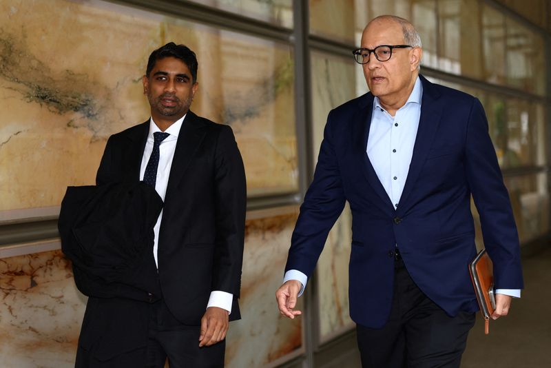 © Reuters. Singapore's former transport minister S. Iswaran arrives at the Supreme Court in Singapore July 5, 2024. REUTERS/Edgar Su/ File Photo