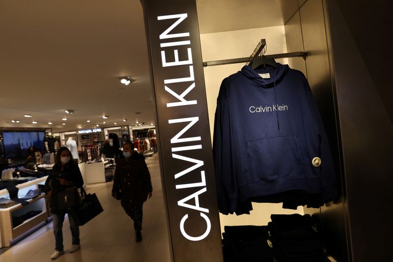 &copy; Reuters. FILE PHOTO: Clothing by Calvin Klein, a brand owned by PVH Corp., is pictured for sale in a store in Manhattan, New York City, U.S., November 30, 2021. REUTERS/Andrew Kelly/File Photo