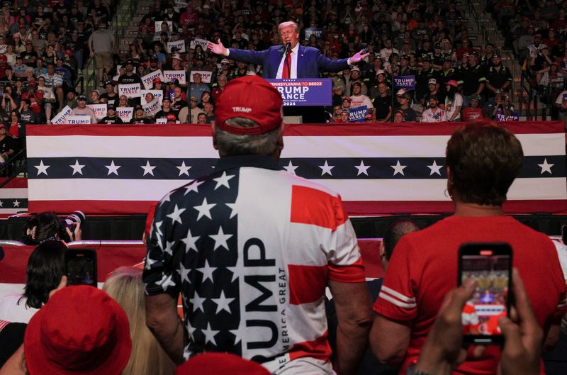 &copy; Reuters. Republican presidential nominee and former U.S. President Donald Trump holds a campaign rally in Indiana, Pennsylvania, U.S., September 23, 2024.  REUTERS/Brian Snyder