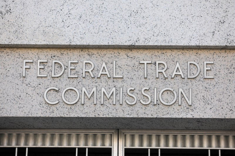 © Reuters. FILE PHOTO: Signage is seen at the Federal Trade Commission headquarters in Washington, D.C., U.S., August 29, 2020. REUTERS/Andrew Kelly/File Photo