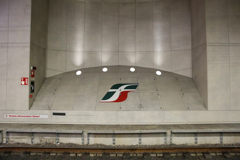 &copy; Reuters. Il logo del gruppo ferroviario Ferrovie dello Stato (FS) alla stazione centrale di Bologna, a Bologna, 2 febbraio 2018.  REUTERS/Alessandro Bianchi