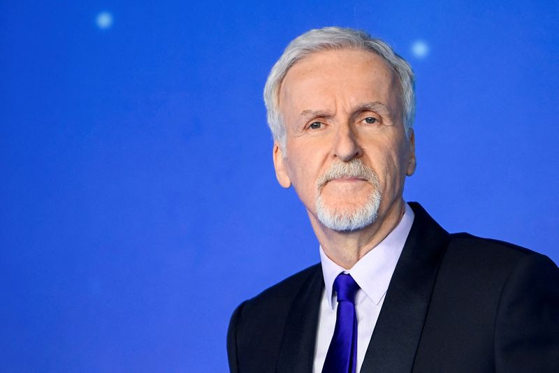 &copy; Reuters. FILE PHOTO: Director James Cameron arrives at the world premiere of 'Avatar: The Way of Water' in London, Britain December 6, 2022. REUTERS/Toby Melville/File Photo