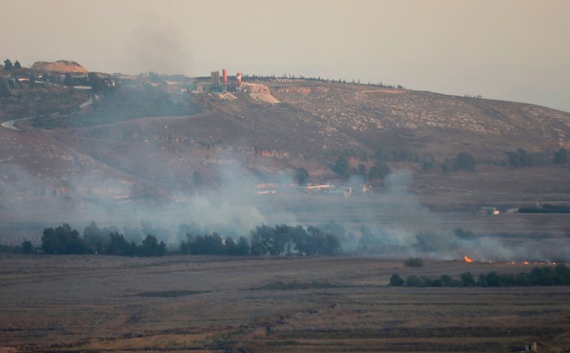 &copy; Reuters. Smoke billows over southern Lebanon, amid ongoing cross-border hostilities between Hezbollah and Israeli forces, as pictured from Marjayoun, near the border with Israel, September 24, 2024. REUTERS/Karamallah Daher