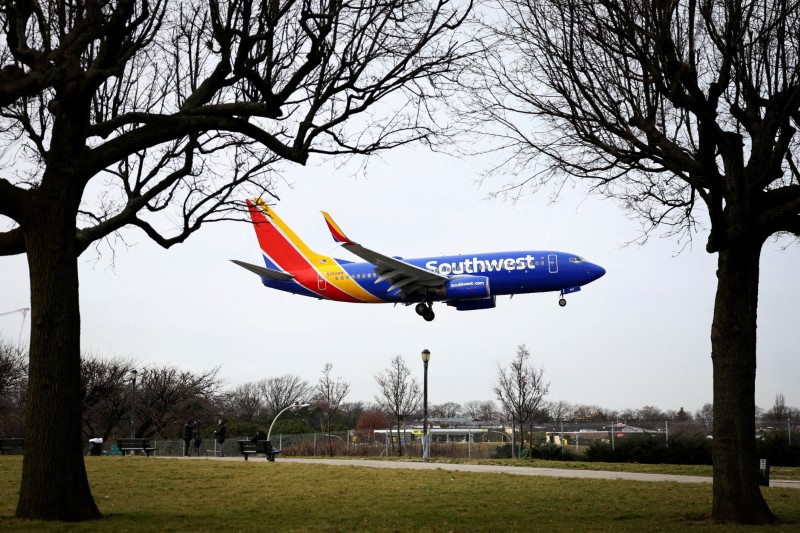 &copy; Reuters. FILE PHOTO: A Southwest Airlines jet comes in for a landing at LaGuardia Airport in New York City, New York, U.S., January 11, 2023. REUTERS/Mike Segar/File Photo