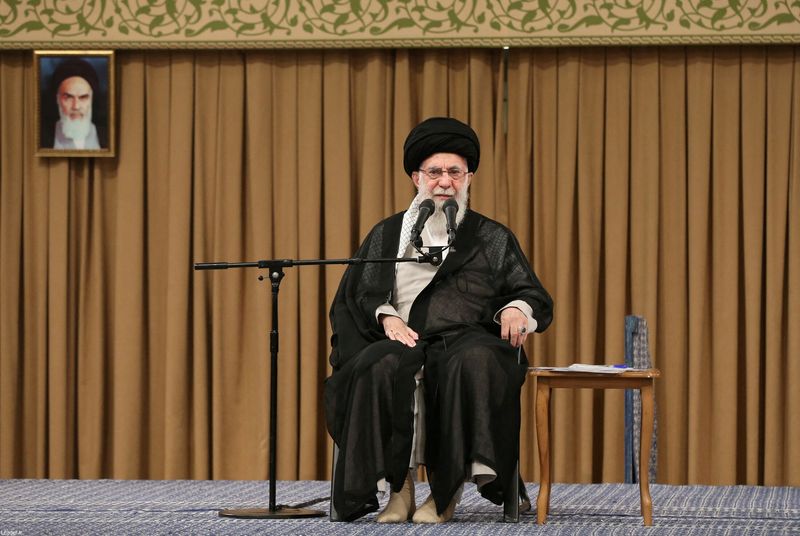 © Reuters. Iran's Supreme Leader Ayatollah Ali Khamenei speaks during a meeting in Tehran, Iran, September 25, 2024. Office of the Iranian Supreme Leader/WANA (West Asia News Agency)/Handout via REUTERS