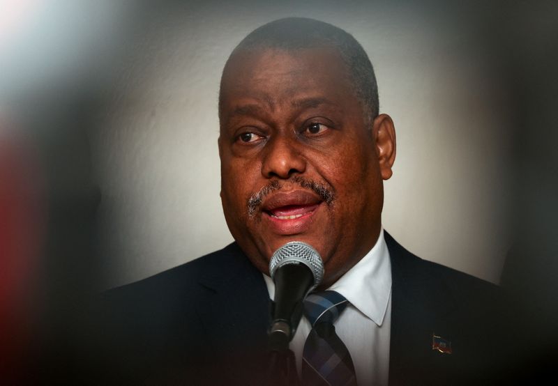 &copy; Reuters. FILE PHOTO: Haiti's Prime Minister Garry Conille attends a press conference at the Port-au-Prince airport after he participated in a UN Security Council meeting, in Port-au-Prince, Haiti, July 6, 2024. REUTERS/Ralph Tedy Erol/File Photo