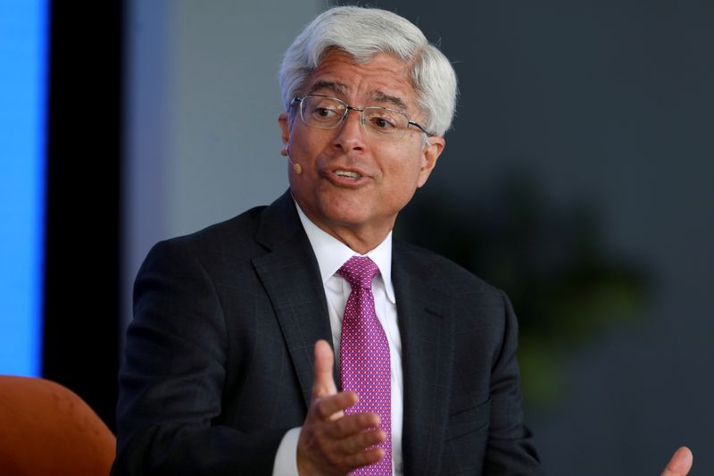 &copy; Reuters. FILE PHOTO: Pedro Pizarro, President and CEO of Edison International, speaks at the 2022 Milken Institute Global Conference in Beverly Hills, California, U.S., May 2, 2022.  REUTERS/David Swanson/File Photo