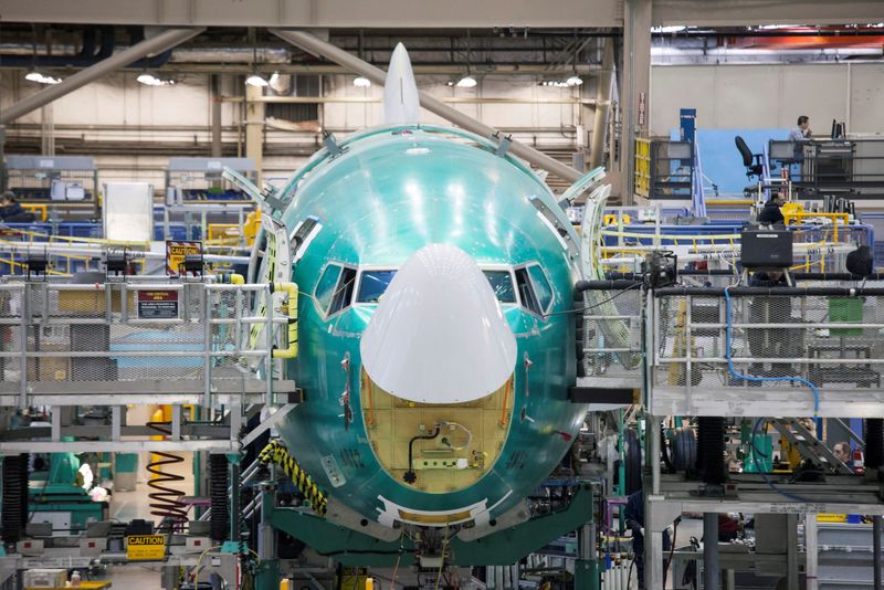 © Reuters. FILE PHOTO: A Boeing 737 jetliner is pictured during a tour of the Boeing 737 assembly plant in Renton, Washington February 4, 2014.  REUTERS/David Ryder/File Photo