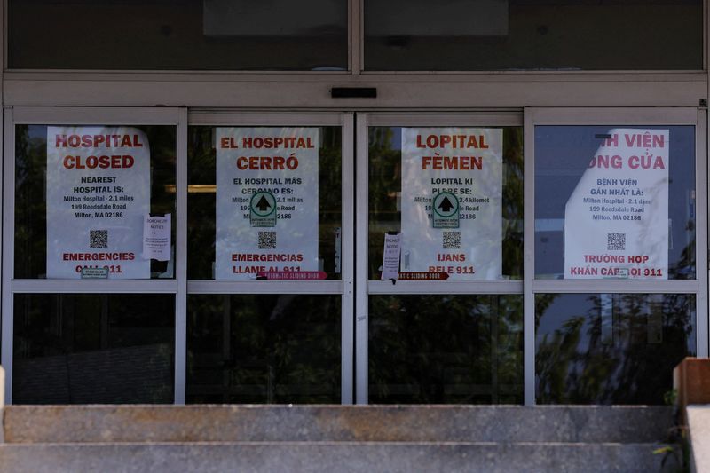 &copy; Reuters. FILE PHOTO: Signs on the doors of the shuttered Carney Hospital, which is owned by bankrupt hospital operator Steward Health Care, read "Hospital Closed" in various languages in Boston, Massachusetts, U.S., September 13, 2024.  REUTERS/Brian Snyder/File P