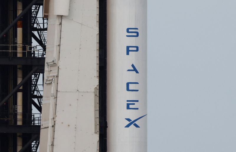 © Reuters. FILE PHOTO: The SpaceX logo is displayed on a Falcon 9 rocket in Cape Canaveral, Florida, U.S., March 2, 2024. REUTERS/Joe Skipper/File Photo