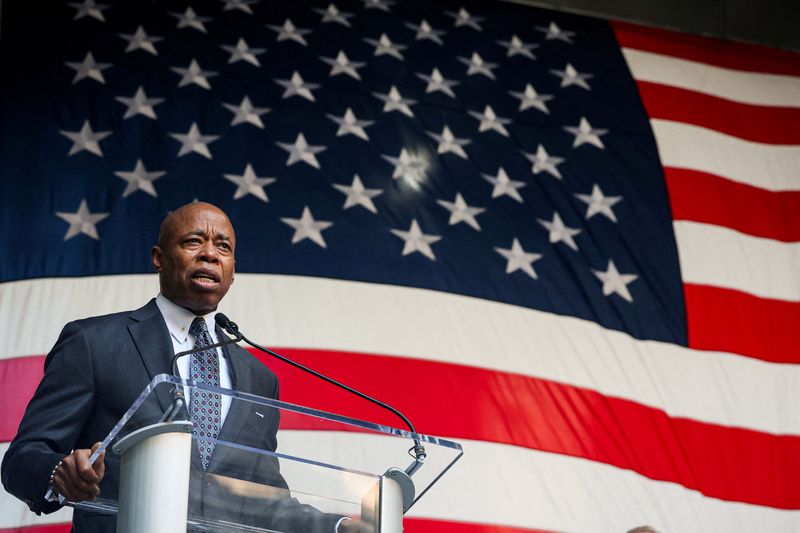 © Reuters. FILE PHOTO: New York City Mayor Eric Adams speaks during a ceremony in New York City, U.S., November 20, 2023.  REUTERS/Brendan McDermid/File Photo