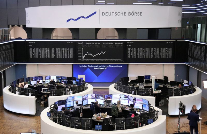 &copy; Reuters. The German share price index DAX graph is pictured at the stock exchange in Frankfurt, Germany, September 25, 2024.     REUTERS/Staff