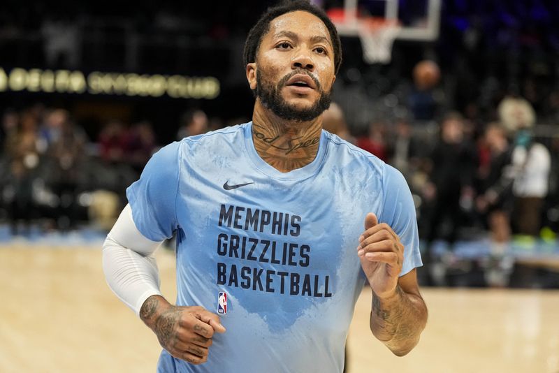 © Reuters. Dec 23, 2023; Atlanta, Georgia, USA; Memphis Grizzlies guard Derrick Rose (23) warms up on the court prior to the game against the Atlanta Hawks at State Farm Arena. Mandatory Credit: Dale Zanine-USA TODAY Sports