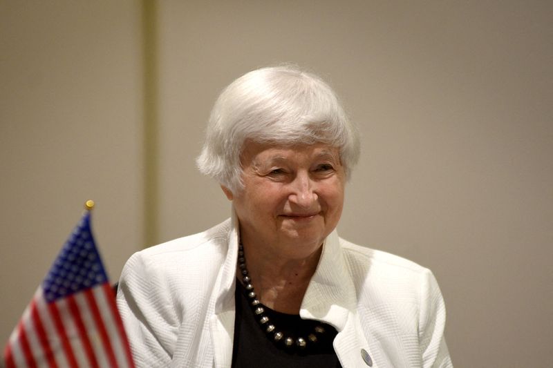 © Reuters. FILE PHOTO: U.S. Treasury Secretary Janet Yellen reacts during a meeting with UK Finance Minister Rachel Reeves in Rio de Janeiro, Brazil, on July 25, 2024. REUTERS/Tita Barros/File Photo