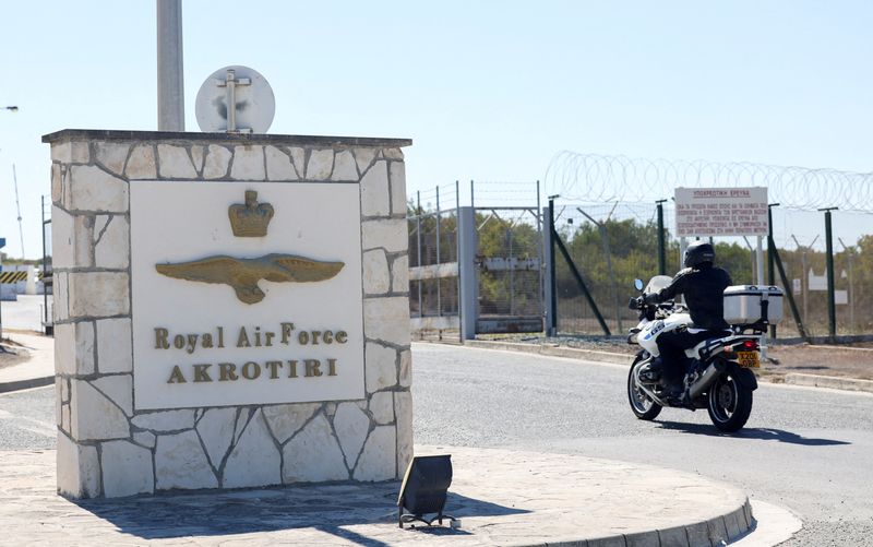 &copy; Reuters. FILE PHOTO: A view of the security gate of RAF Akrotiri, a British military base in Cyprus, September 25, 2024. REUTERS/Yiannis Kourtoglou/File Photo