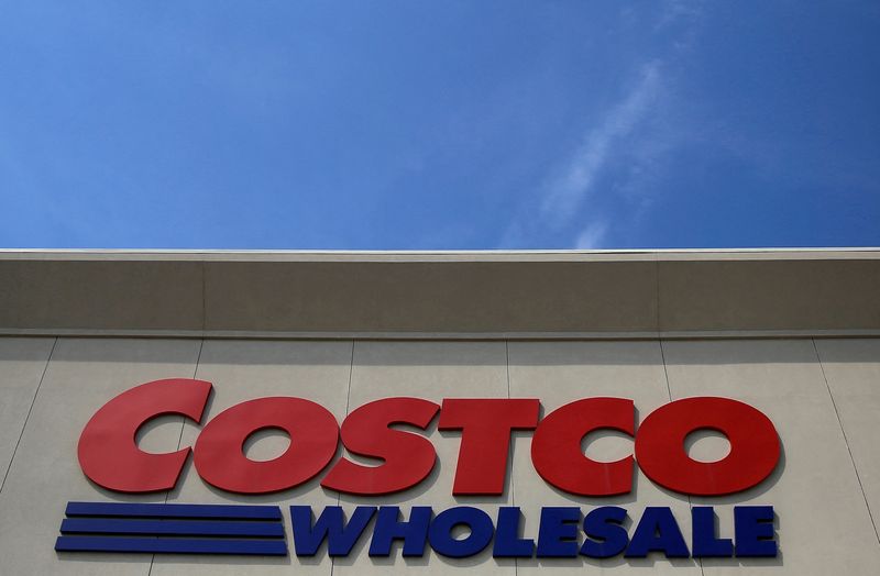 © Reuters. FILE PHOTO: A sign is seen outside a Costco Wholesale store in Glenview, Illinois, U.S., May 24, 2016. REUTERS/Jim Young/File Photo