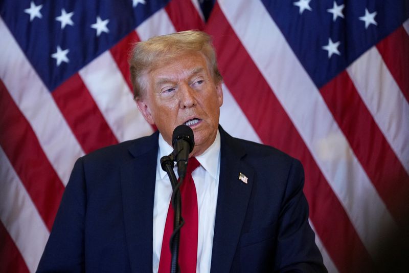 © Reuters. Republican presidential nominee and former U.S. President Donald Trump speaks to the press at Trump Tower in New York City, U.S., September 26, 2024. REUTERS/David Dee Delgado/ File Photo