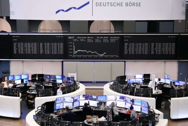 &copy; Reuters. Il grafico dell'indice azionario tedesco DAX alla borsa di Francoforte, Germania, 5 agosto 2024. REUTERS/Staff/