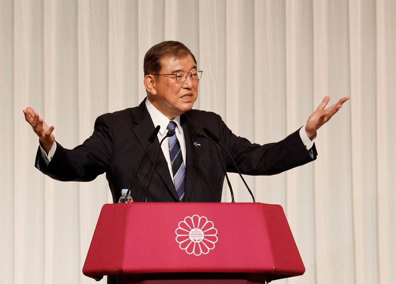 © Reuters. Shigeru Ishiba, the newly elected leader of Japan's ruling party, the Liberal Democratic Party (LDP) holds a press conference after the LDP leadership election, in Tokyo, Japan September 27, 2024. REUTERS/Kim Kyung-Hoon/Pool