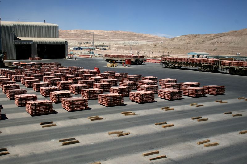 &copy; Reuters. FILE PHOTO: Sheets of copper cathode are pictured at BHP Billiton's Escondida, the world's biggest copper mine, in Antofagasta, Chile March 31, 2008.  REUTERS/Ivan Alvarado/File Photo