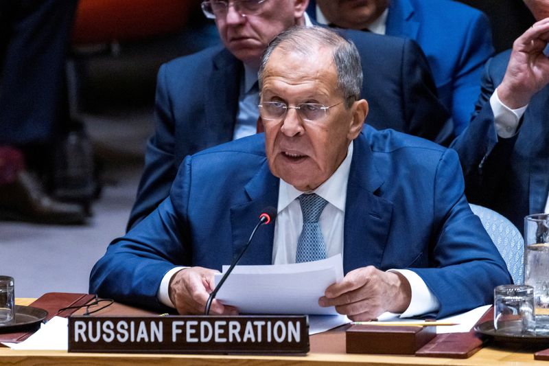 &copy; Reuters. O ministro das Relações Exteriores da Rússia, Sergei Lavrov, durante reunião do Conselho de Segurança à margem da 79ª Assembleia Geral das Nações Unidas, na sede da ONU em Nova York, EUAn27/09/2024nREUTERS/Eduardo Munoz