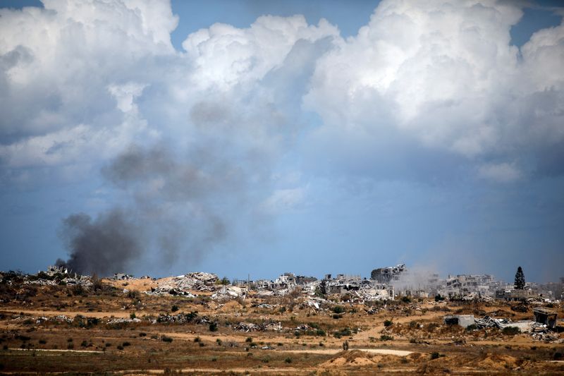 &copy; Reuters. Smoke rises following a strike in Gaza, as seen from the Israeli side of the Israel-Gaza border, amid the Israel-Hamas conflict, September 17, 2024. REUTERS/Shir Torem/File Photo