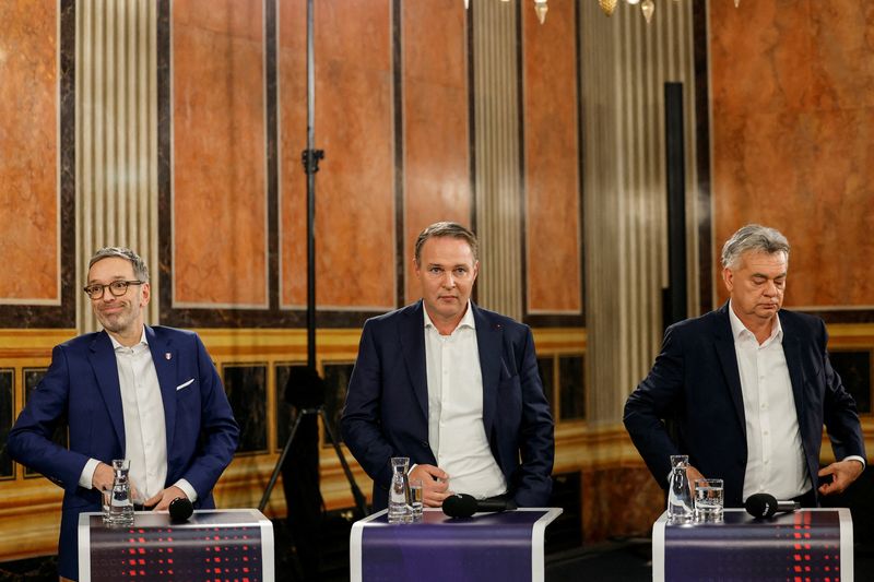 &copy; Reuters. FILE PHOTO: Herbert Kickl, Andreas Babler and Werner Kogler attend a television debate, Vienna, September 29, 2024. REUTERS/Lisa Leutner/File Photo