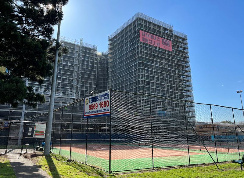 &copy; Reuters. A general view of a multi-storey apartment building being constructed in Marrickville, Sydney, August 29, 2023. REUTERS/Stella Qiu/File Photo