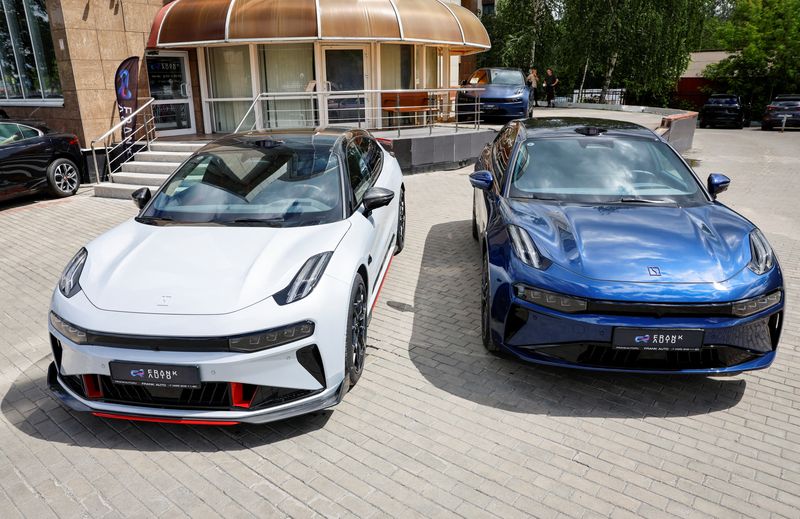 &copy; Reuters. FILE PHOTO: Electric cars of Zeekr, a premium brand owned by Chinese automaker Geely, are on display at the Frank-Auto dealership in Moscow, Russia June 14, 2024. REUTERS/Yulia Morozova/File Photo