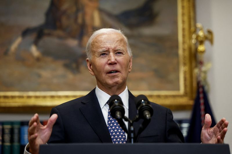 &copy; Reuters. U.S. President Joe Biden delivers remarks on the response to Hurricane Helene, in the Roosevelt Room at the White House, in Washington, U.S., September 30, 2024. REUTERS/Evelyn Hockstein