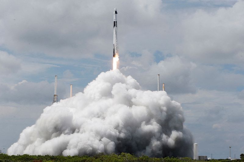 &copy; Reuters. FILE PHOTO: A SpaceX Falcon 9 rocket lifts off carrying NASA's SpaceX Crew-9, Nick Hague and Roscosmos cosmonaut Alexander Gorbunov, to the International Space Station from the Cape Canaveral Space Force Station in Cape Canaveral, Florida, U.S., September