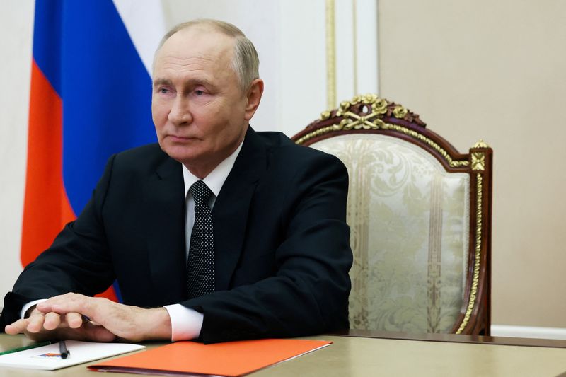 &copy; Reuters. Russian President Vladimir Putin chairs a meeting with members of the Security Council via video link in Moscow, Russia September 27, 2024. Sputnik/Sergei Ilyin/Kremlin via REUTERS/File Photo