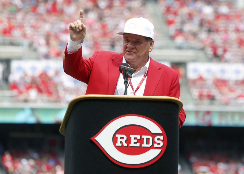 © Reuters. FILE PHOTO: Jun 17, 2017; Cincinnati, OH, USA;  Cincinnati Reds former player Pete Rose speaks during a pregame ceremony of the unveiling of his bronze statue at Great American Ball Park. Mandatory Credit: David Kohl-USA TODAY Sports