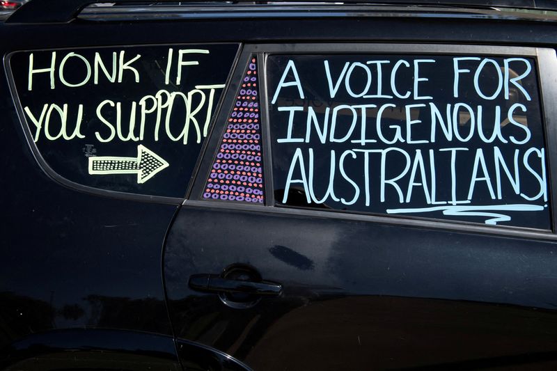 © Reuters. FILE PHOTO: Writing on a car shows support for a 'Yes' vote in Australia's referendum on indigenous issues, in a car park in Alice Springs, Australia September 17, 2023. REUTERS/Jaimi Joy/File Photo