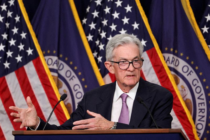 &copy; Reuters. Il presidente della Federal Reserve Jerome Powell tiene una conferenza stampa dopo una riunione di due giorni del Federal Open Market Committee a Washington, Stati Uniti, 18 settembre 2024. REUTERS/Tom Brenner