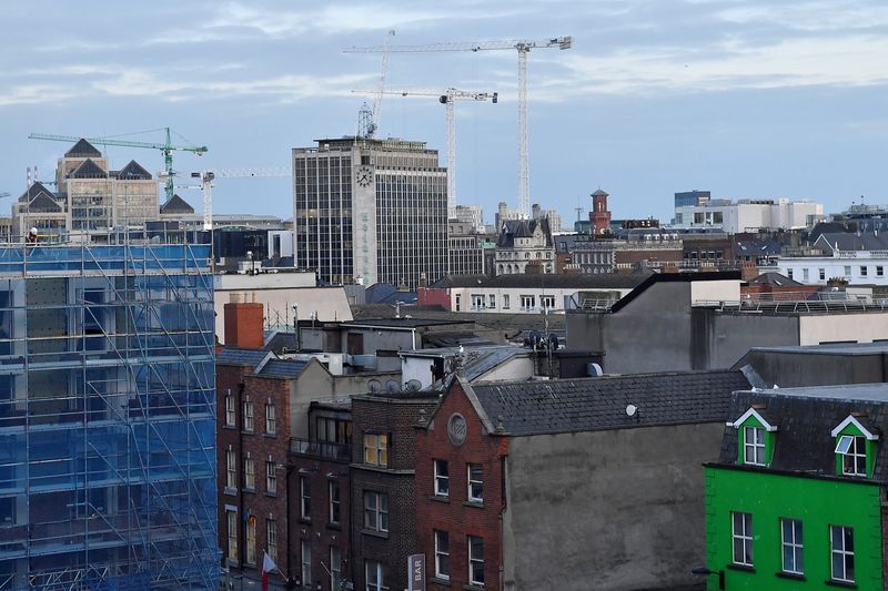 &copy; Reuters. FILE PHOTO: General view of the city centre skyline showing construction cranes and commercial buildings in Dublin, Ireland, January 25, 2022. REUTERS/Clodagh Kilcoyne/File Photo