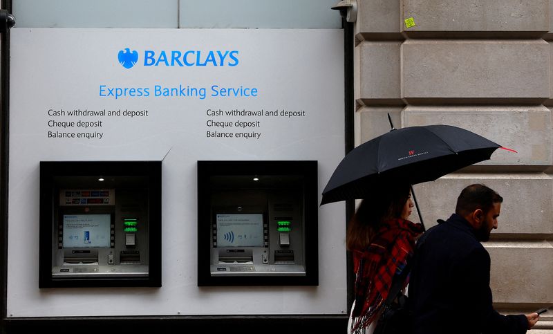 &copy; Reuters. People walk past a branch of Barclays Bank in London, Britain, March 17, 2023.  REUTERS/Peter Nicholls/File Photo