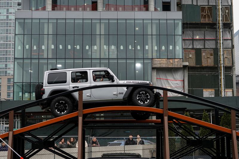 © Reuters. A Jeep Wrangler Rubicon is seen during a driving experience at the New York International Auto Show Press Preview, in Manhattan, New York City, U.S., March 27, 2024. REUTERS/David Dee Delgado/File Photo