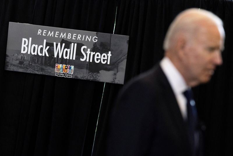 &copy; Reuters. FILE PHOTO: U.S. President Joe Biden tours the Greenwood Cultural Center during a visit to mark the centennial anniversary of the 1921 Tulsa race massacre in Tulsa, Oklahoma, U.S., June 1, 2021. REUTERS/Carlos Barria/File Photo