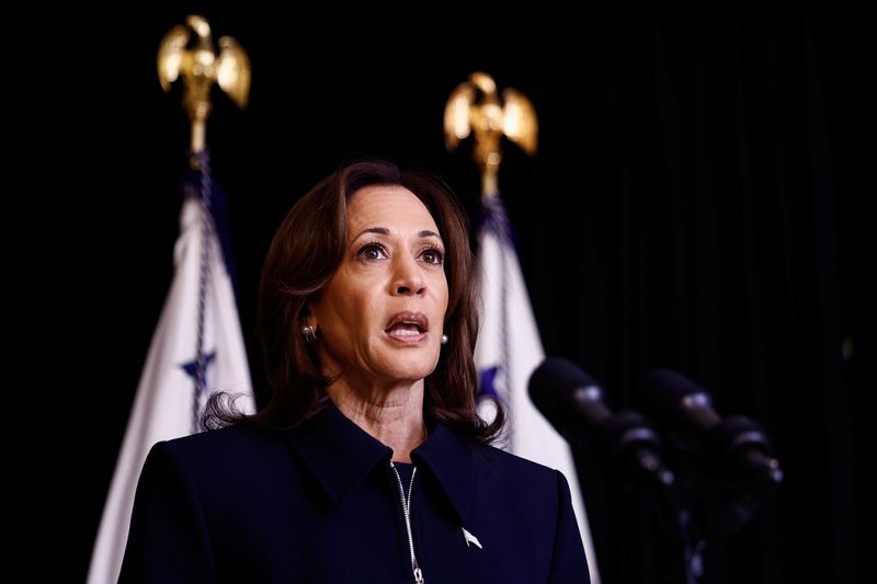 &copy; Reuters. Democratic presidential nominee and U.S. Vice President Kamala Harris delivers remarks in support of Israel, during a visit to Josephine Butler Park Center in Washington, U.S., October 1, 2024. REUTERS/Evelyn Hockstein