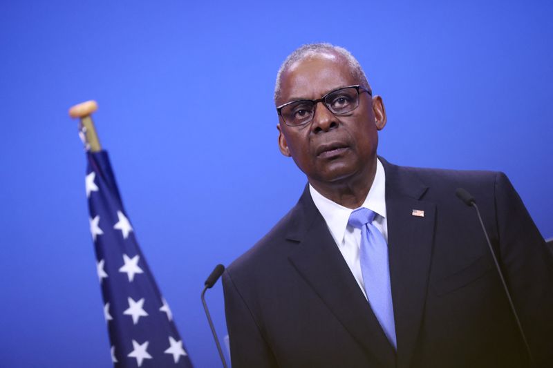 © Reuters. FILE PHOTO: U.S. Defense Secretary Lloyd Austin attends a press conference during a NATO defence ministers' meeting at the Alliance's headquarters in Brussels, Belgium June 14, 2024. REUTERS/Johanna Geron/File Photo